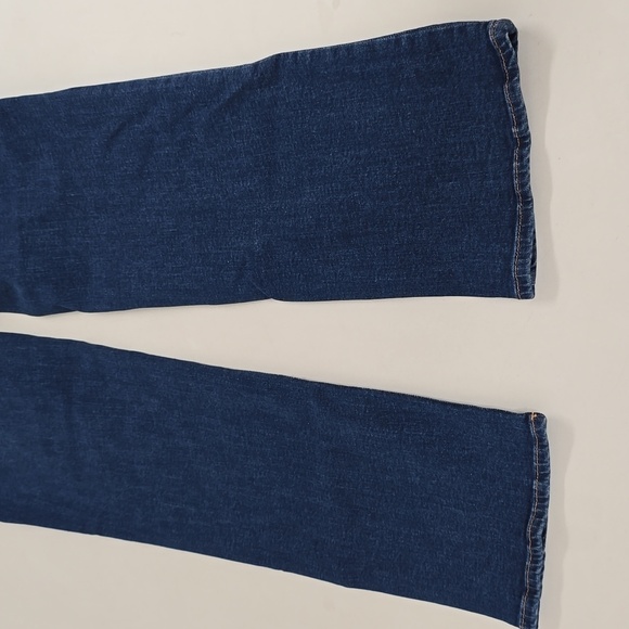 GOOD AMERICAN GOOD LEGS STRAIGHT JEANS - Picture 12 of 15